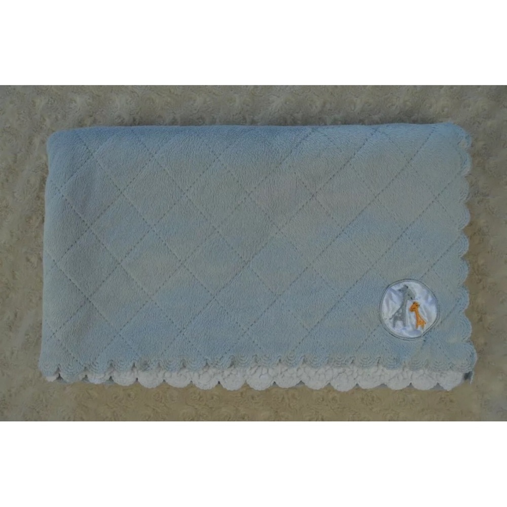 Child of Mine Carter's Giraffe Baby Blanket Gray White Scalloped Edge Diamond